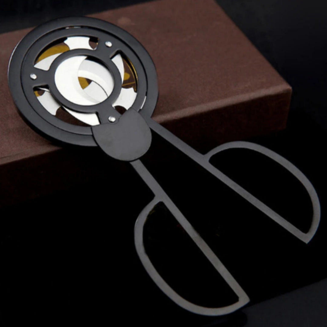 The Leaf Shutter Cigar Scissor