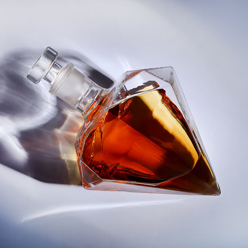 Borosilicate Glass Diamond Whiskey Decanter