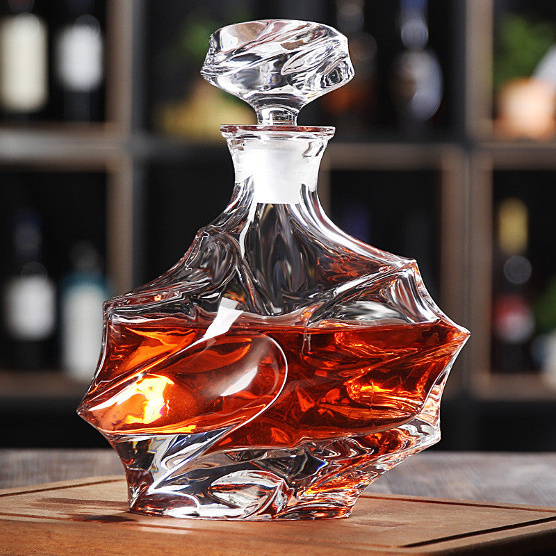 Luxury Avant-Garde Crystal Glass Whiskey Decanter